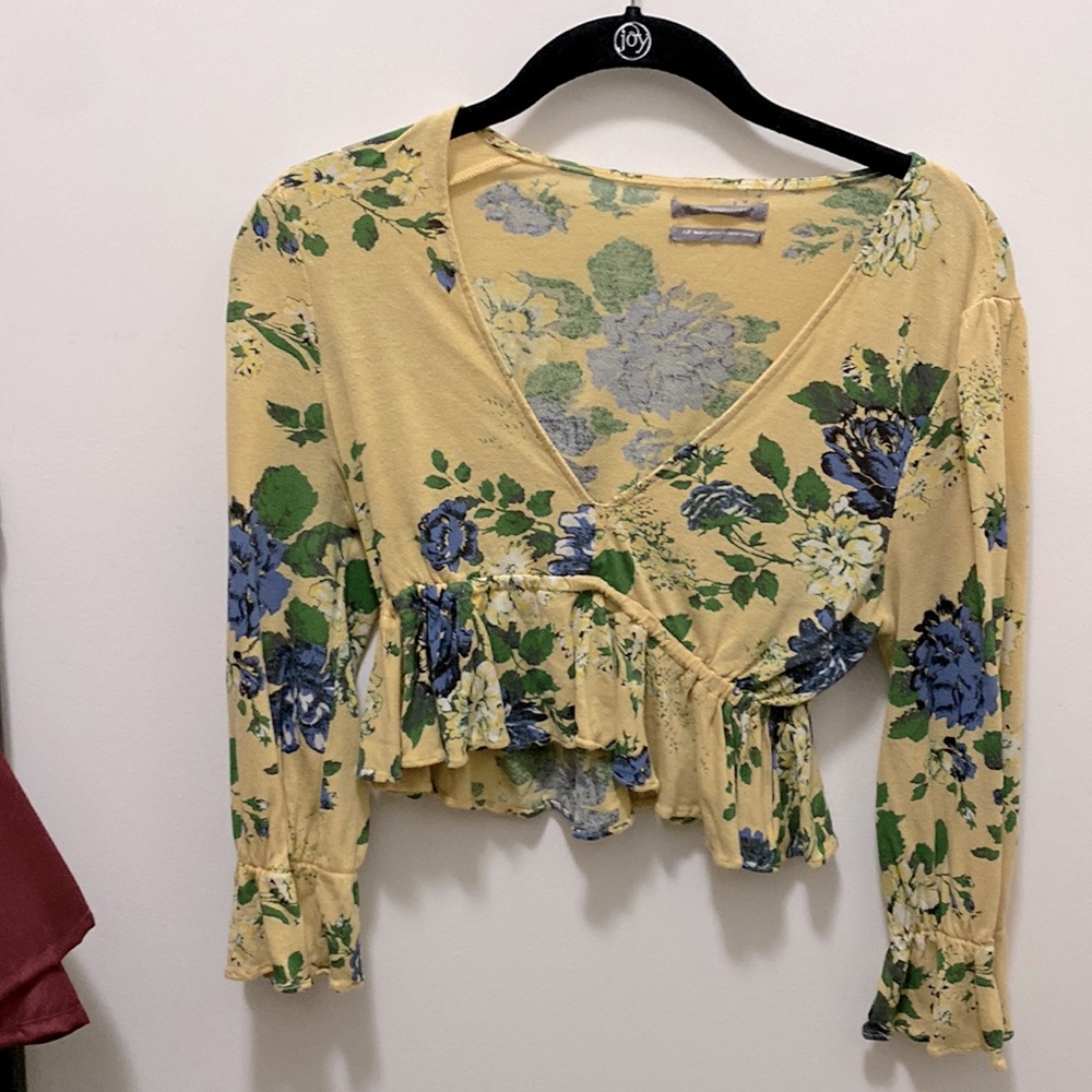 URBAN OUTFITTERS | Yellow Flare Cropped Top